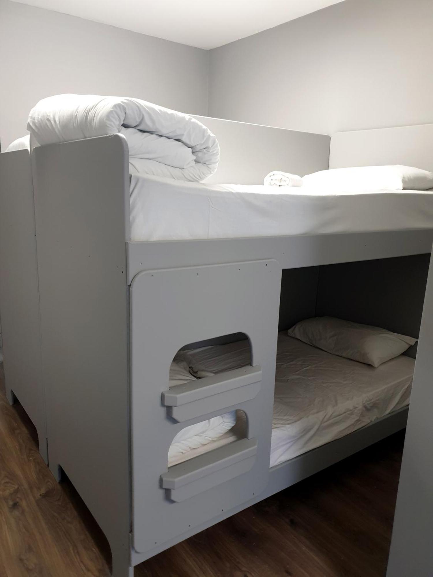 Center Hostel *